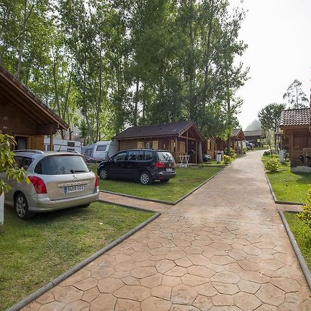 מלון סנשנשו Camping Cachadelos מראה חיצוני תמונה